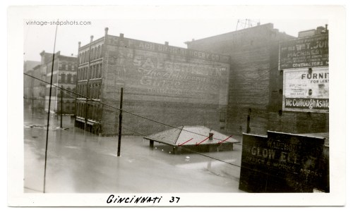 Vintage photo of the 1937 Cincinnati flood, when the water was at a level of 72.8 feet